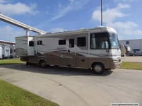 56782 - 33' 2005 Winnebago Adventurer 33V w/2 Slides Image 1