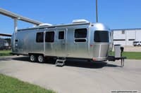 60894 - 30' 2023 Airstream Flying Cloud 30FB - Bunk House Image 1
