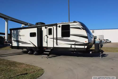 61738 - 33' 2021 Keystone Outback Ultra-Lite 292URL w/2 Slides Image 1