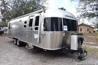 62395 - 31' 2025 Airstream Classic 30RBQ Image 1