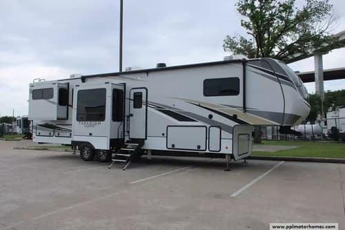 62988 - 39' 2021 Alliance RV Paradigm 365RD w/5 Slides Image 1