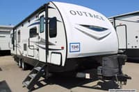 54257 - 33' 2018 Keystone Outback Ultra Lite 272UFL w/2 Slides Image 1
