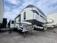 60669 - 37' 2022 Forest River Flagstaff Classic 8529CSB w/3 Slides Image 1