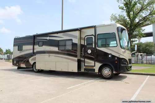 63189 - 38' 2008 Tiffin Allegro Bay 38TGB 340hp Cummins w/3 Slides Image 1