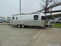 58114 - 28' 2018 Airstream Flying Cloud 27FB Image 1