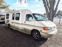 62985 - 22' 2002 Winnebago Rialta 22HD Image 1
