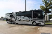 60673 - 41' 2013 Fleetwood Discovery 40X 380hp Cummins w/3 Slides Image 1