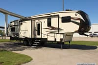 55598 - 34' 2017 Heartland Elkridge 33RSR w/3 Slides Image 1