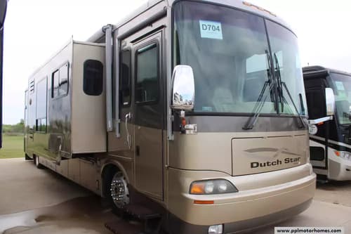 62560 - 41' 2004 Newmar Dutch Star 4011 370hp Cummins w/3 Slides Image 1