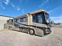 61865 - 45' 2005 Monaco Signature Series CASTLE 4 w/4 Slides Image 1