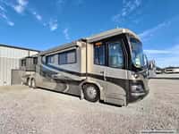 61865 - 45' 2005 Monaco Signature Series CASTLE 4 w/4 Slides Image 1