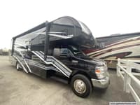 55556 - 31' 2023 Thor Quantum KW29 w/2 Slides Image 1