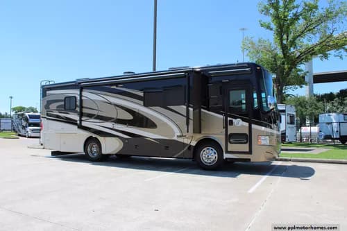 63183 - 34' 2015 Tiffin Allegro Red ALL 340hp Cummins w/4 Slides Image 1