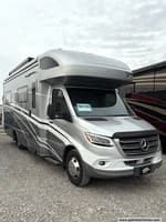 64501 - 26' 2020 Winnebago View 24J w/Slide Image 1