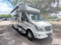 62853 - 24' 2018 Tiffin Wayfarer 24QW w/2 Slides Image 1