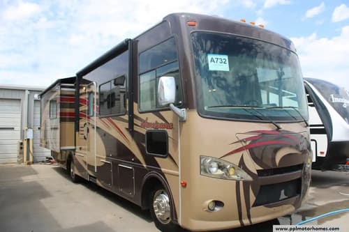64700 - 33' 2013 Thor Hurricane 33G w/2 Slides - Bunk House Image 1