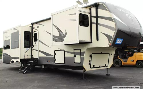 63006 - 40' 2020 Vanleigh RV Vilano 360RL w/3 Slides Image 1