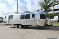 64691 - 28' 2018 Airstream International Signature 28RB QUEEN Image 1