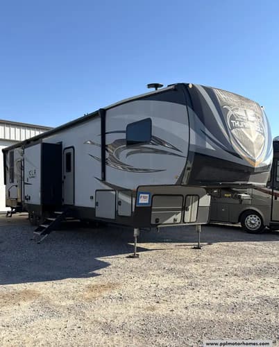 64934 - 44' 2018 Forest River Xlr Thunderbolt 413AMP w/3 Slides & Generator  - Toy Hauler Image 1