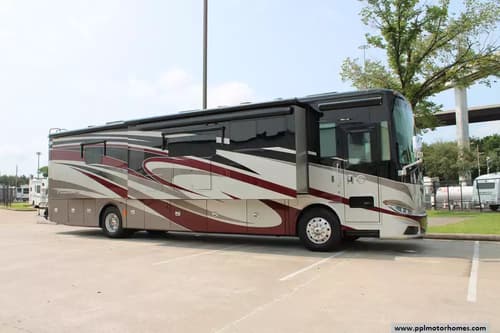 63761 - 41' 2017 Tiffin Phaeton Xsh 40IH 380hp Cummins w/4 Slides Image 1