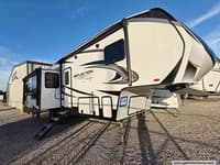 61484 - 33' 2022 Grand Design Reflection 303RLS w/3 Slides Image 1