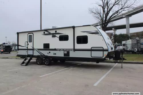 61824 - 30' 2020 Jayco Jay Feather 25RB w/Slide Image 1