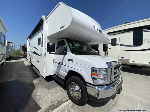 63610 - 31' 2018 Winnebago Outlook 31N w/2 Slides Image 1