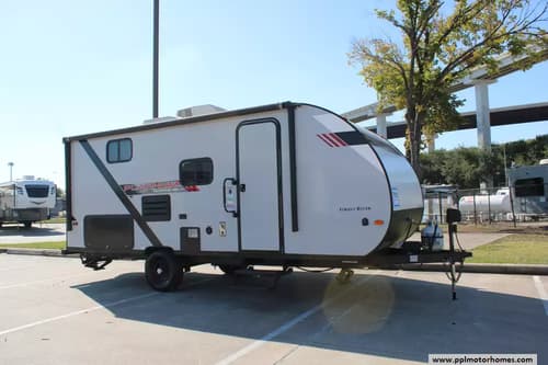 61203 - 22' 2021 Forest River Wildwood Fsx Platinum 178BHSKX w/Slide - Bunk House Image 1