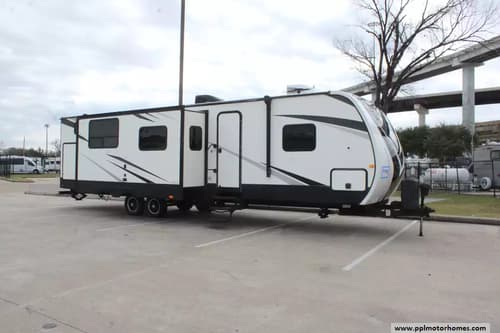 62017 - 37' 2016 Skyline Layton Javelin 325BH w/3 Slides - Bunk House Image 1