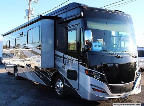 61840 - 38' 2022 Tiffin Allegro Red 37BA 360hp Cummins w/3 Slides Image 1