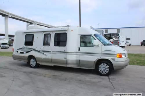 62278 - 22' 2002 Winnebago Rialta RIA Image 1