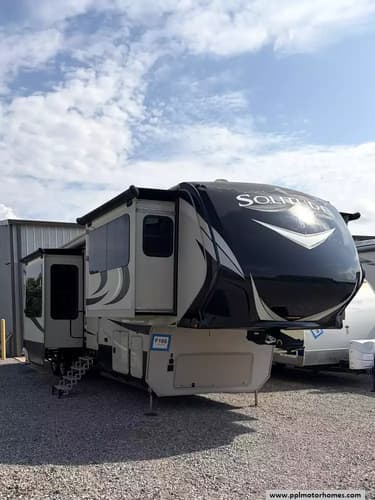63980 - 43' 2017 Grand Design Solitude 379FL w/5 Slides Image 1