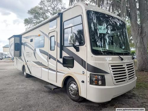 63250 - 33' 2014 Coachmen Pursuit 31BD w/2 Slides Image 1