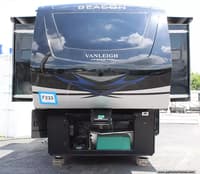 62834 - 4' 2022 Vanleigh RV Beacon 41FLB w/5 Slides & Generator Image 1