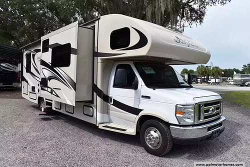 60724 - 29' 2015 Jayco Grayhawk 29ME w/3 Slides Image 1