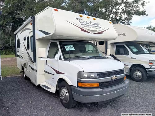 63888 - 24' 2015 Coachmen Freelander 22QB w/Slide Image 1