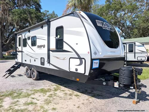 64050 - 26' 2021 Cruiser RV Ultra Lite Series 2120RB w/Slide Image 1