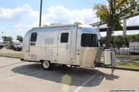 61082 - 19' 2015 Airstream International 19 SERENITY Image 1