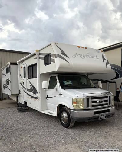 64649 - 32' 2009 Jayco Greyhawk 31FS w/2 Slides - Bunk House Image 1