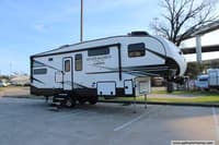 62280 - 29' 2022 Kz Durango 250RED w/2 Slides Image 1