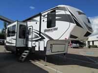 Everything You Wanted to Know About Fifth Wheel Trailers