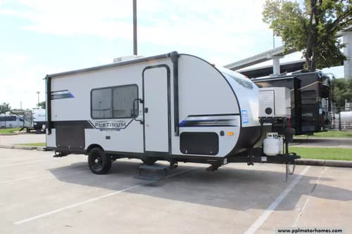 60908 - 22' 2021 Forest River Salem Platinum Fsx 179DBK - Bunk House Image 1