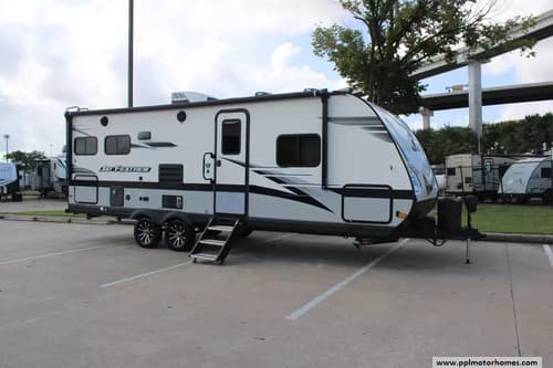 60759 - 29' 2023 Jayco Jay Feather 24RL w/Slide Image 1