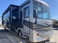 55442 - 39' 2019 Fleetwood Pace Arrow Lxe 37R 340hp Cummins w/4 Slides Image 1