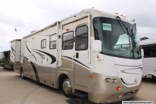 63663 - 38' 2005 Coachmen Cross Country 376DS 300hp Cummins w/2 Slides Image 1