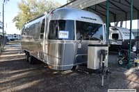 58270 - 25' 2023 Airstream Flying Cloud 25FB TWIN Image 1