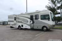 62722 - 33' 2006 Fleetwood Southwind 32V w/2 Slides Image 1