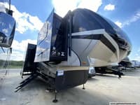 64910 - 41' 2019 Vanleigh RV Beacon 40FLB w/6 Slides & Generator Image 1