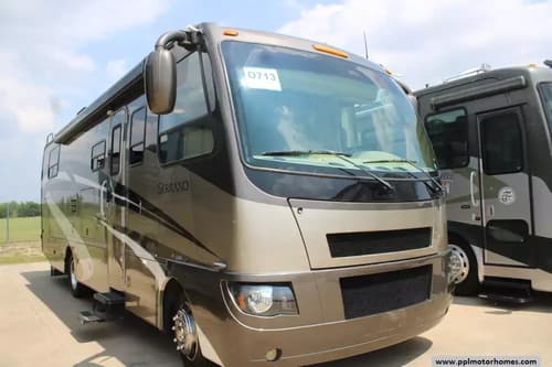 63611 - 32' 2011 Four Winds Serrano 31Z Maxxforce w/Slide Image 1
