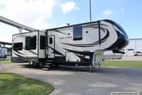 63657 - 38' 2016 Vanleigh RV Vilano 365RL w/3 Slides Image 1